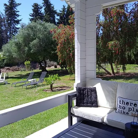 A Hidden Paradise - Charming With 2,400m2 Garden, 5 Minutes From The *